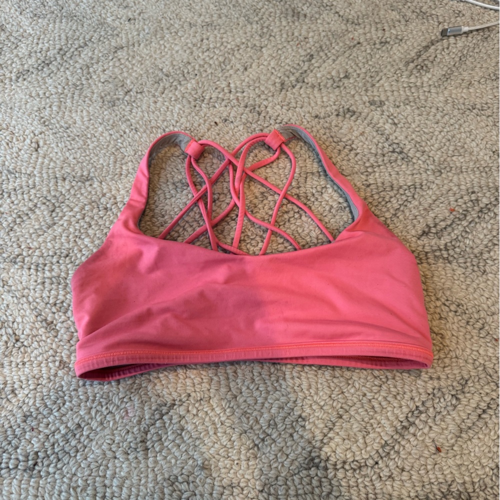 Pink lululemon free to be bra